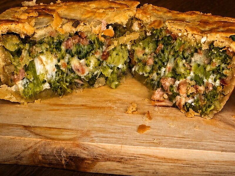 Empada de Brócolis com Bacon e Requeijão